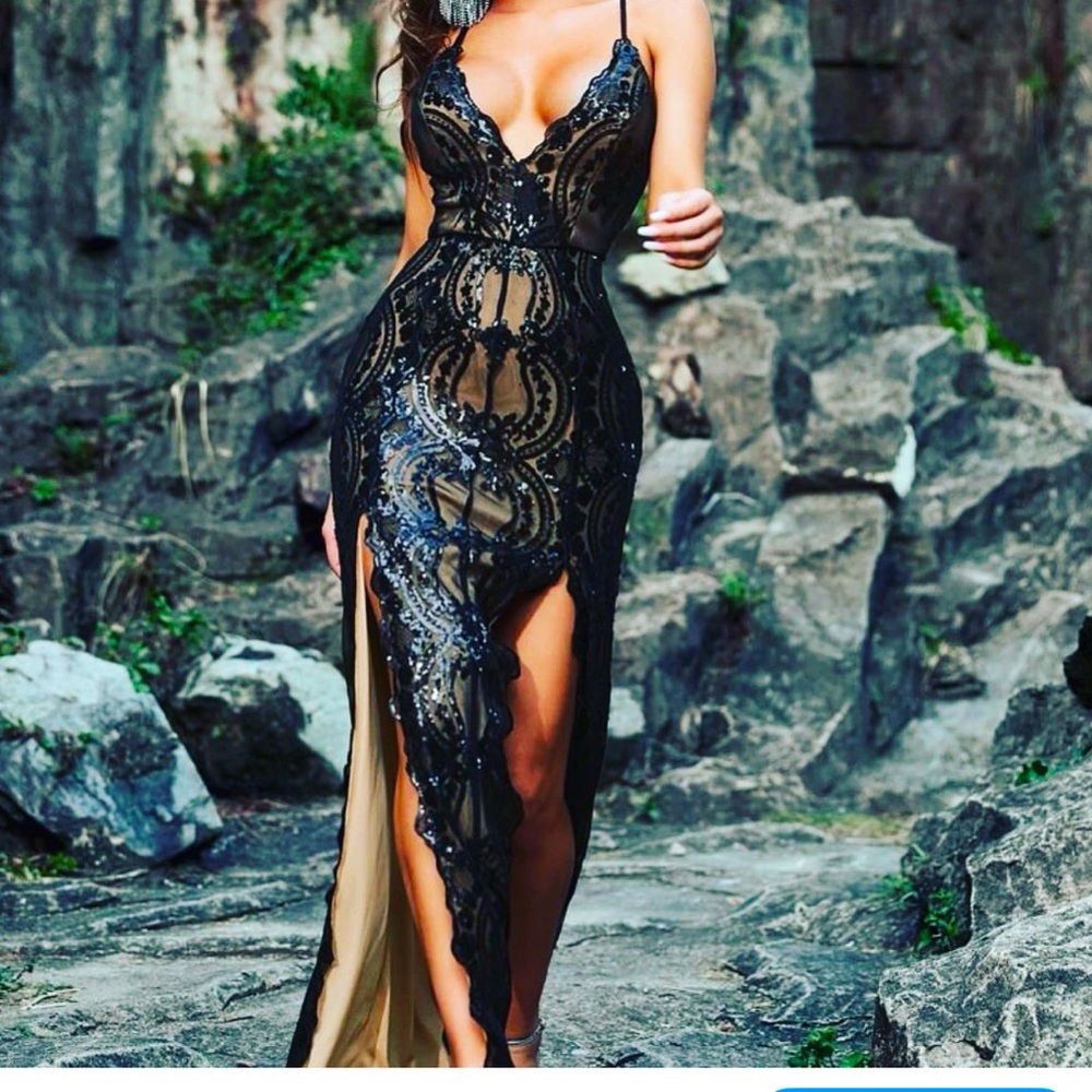 Elegant Black Lace Evening Dress